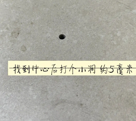 保定瓷砖空鼓维修公司专业解答在瓷砖铺贴过程中，如果砂料搅拌不均匀，将会带来以下问题